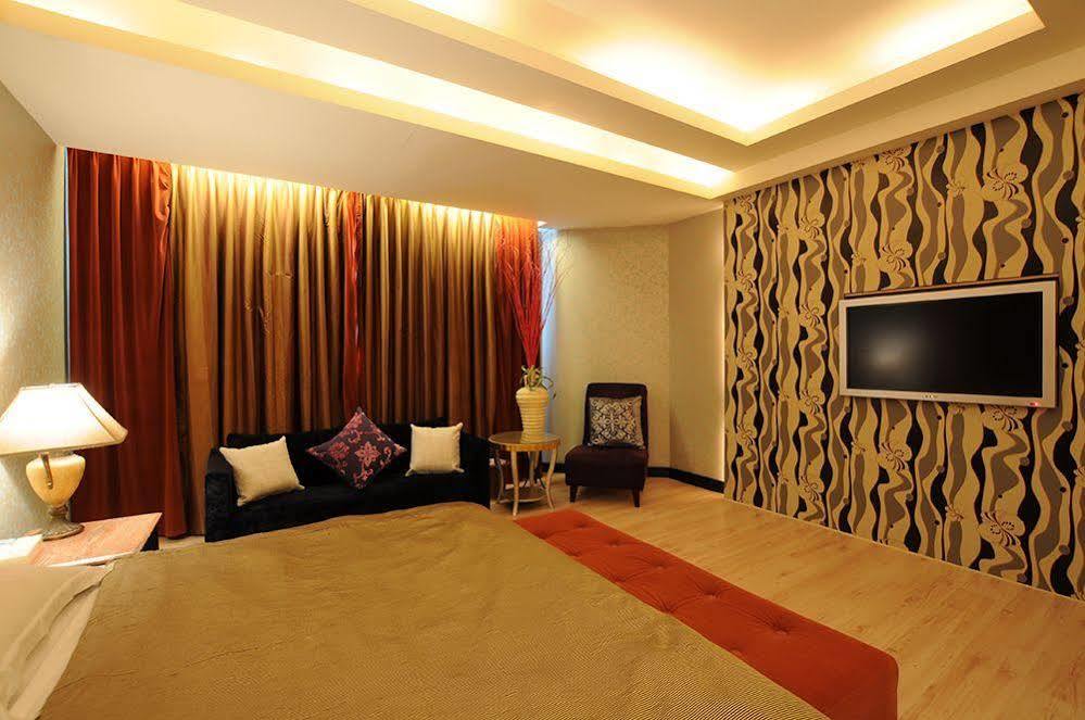 Liti Motel Taichung Exterior foto